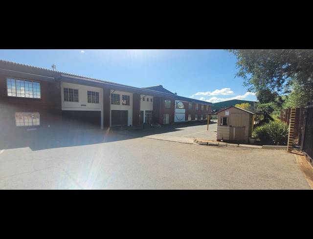 4,550M² WAREHOUSE TO LET IN ROBERTVILLE